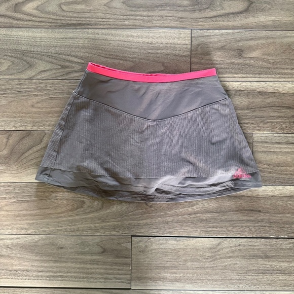 Adidas ClimaCool Skirt | Size XS | Taupe w/ Hot Pink Accent - Picture 7 of 7